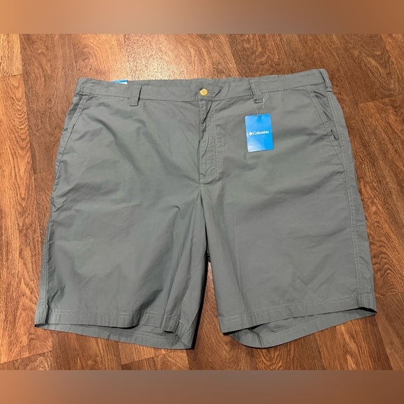 Columbia Washed Out Mens Cotton Shorts Size 48x10 Gray Flat Front Casual - Picture 9 of 9